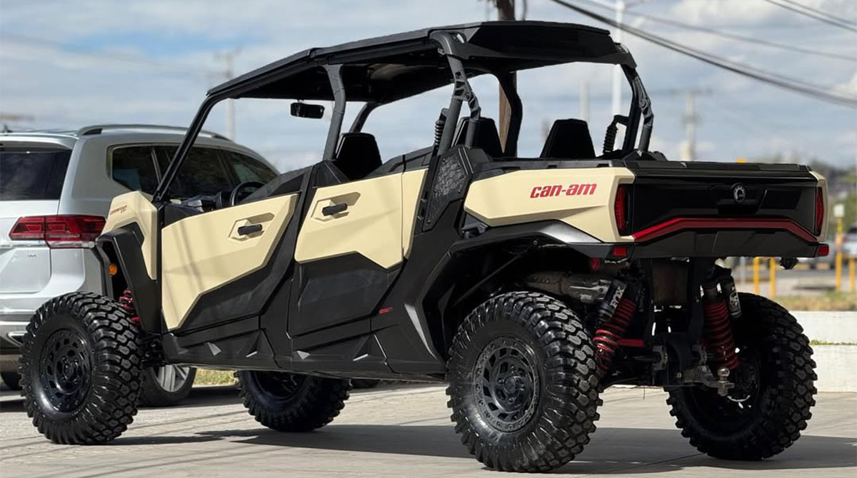 
								Can Am Commander full									